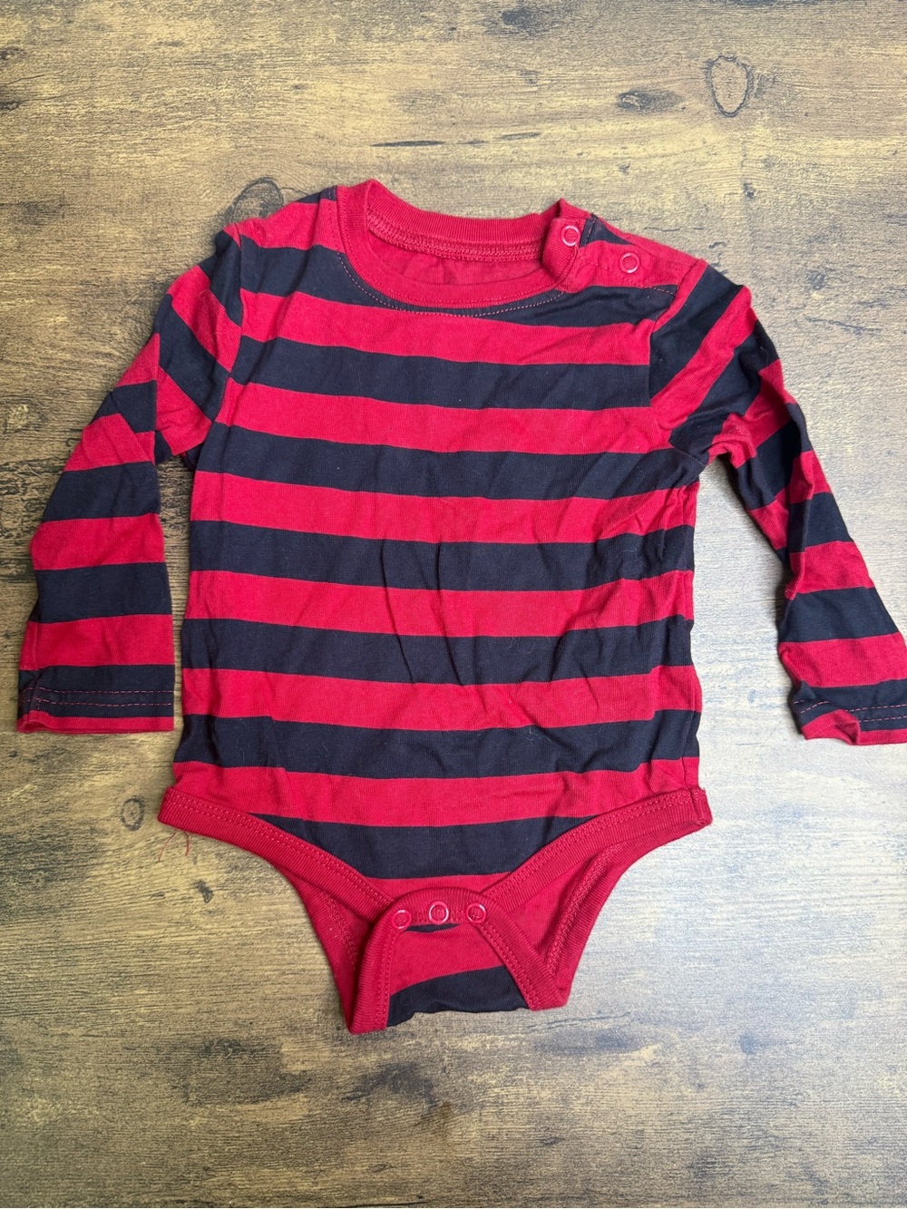 ⭐️5 for $20⭐️ Kids Red and Black Striped Long-Sleeve One-Piece Bodysuit 6-12M